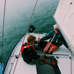 Naviguer à Agde : une expérience de 2 heures de voile et de détente