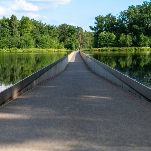 vélo à travers l'eau à Bokrijk